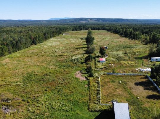 Weedon (Estrie) : Domaine équestre de 71 acres