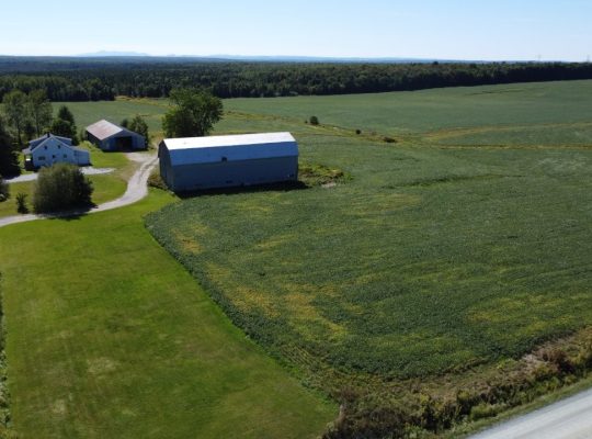 St-Camille (Estrie) Maison de campagne avec garage