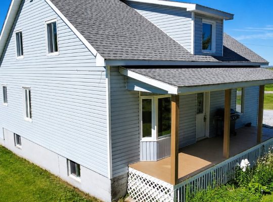 St-Camille (Estrie) Maison de campagne avec garage