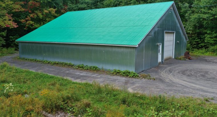 St-Elphège : Domaine de 76 acres, divers bâtiments
