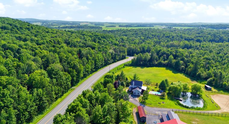 Kingsey Falls (Centre-du-Québec): Domaine équestre