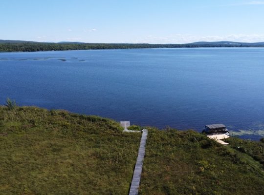 Weedon (Estrie) : Propriété au bord du lac Louise