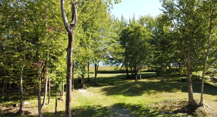 Weedon (Estrie) : Propriété au bord du lac Louise