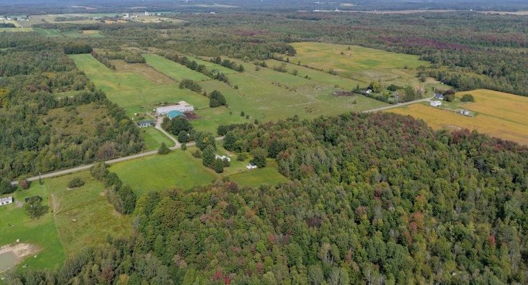 Roxton (Montérégie) : Ferme 244 acres, étable