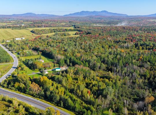 Ste-Anne-de-la-Rochelle (Estrie) : Terre à bois
