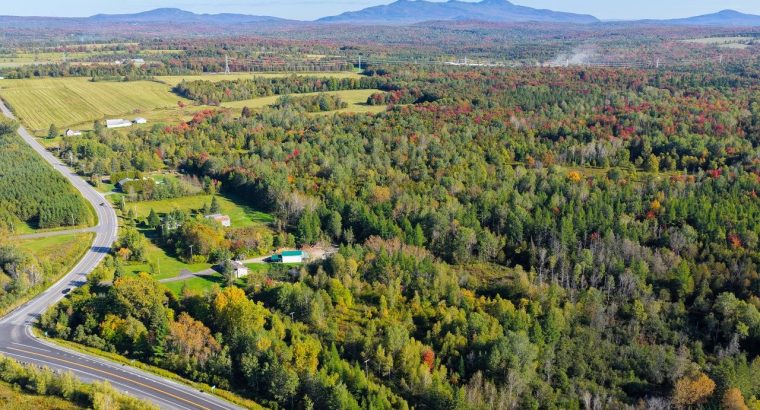 Ste-Anne-de-la-Rochelle (Estrie) : Terre à bois