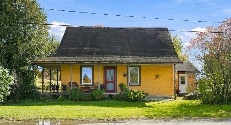 St-Joachim-de-Shefford (Estrie) : Ferme de 100 acr