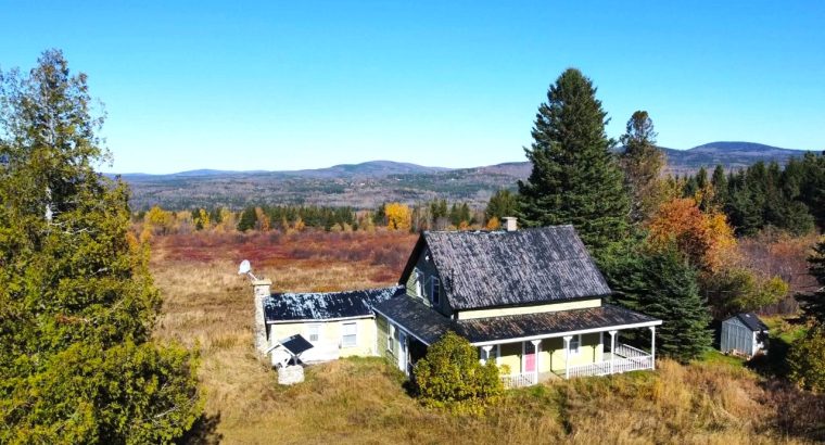 Notre-Dame-des-Bois (Estrie) : Fermette de 103 acr