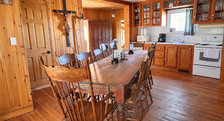 Notre-Dame-des-Bois (Estrie) : Fermette de 103 acr