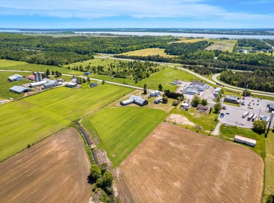 Deschambault-Grondines (Cap.-Ntl) : Terre 33 acres