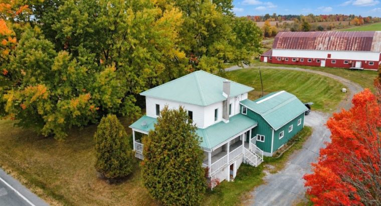 St-Camille (Estrie) : Maison Campagne 5000M2