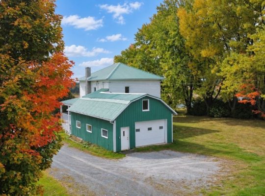 St-Camille (Estrie) : Maison Campagne 5000M2